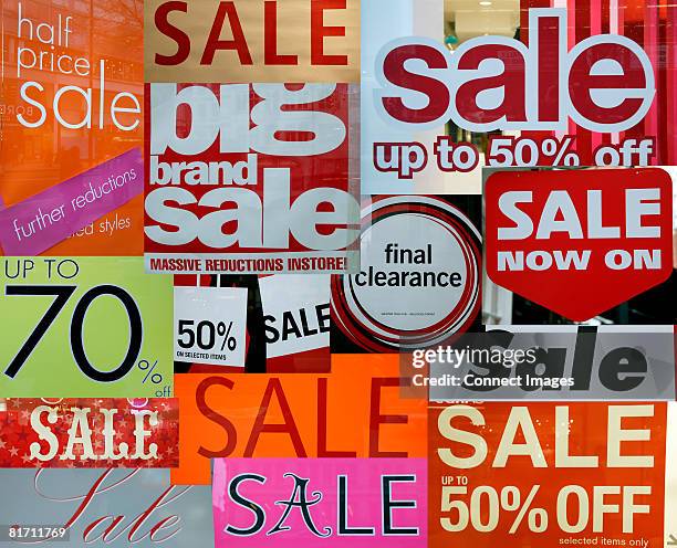sale signs - réduction photos et images de collection