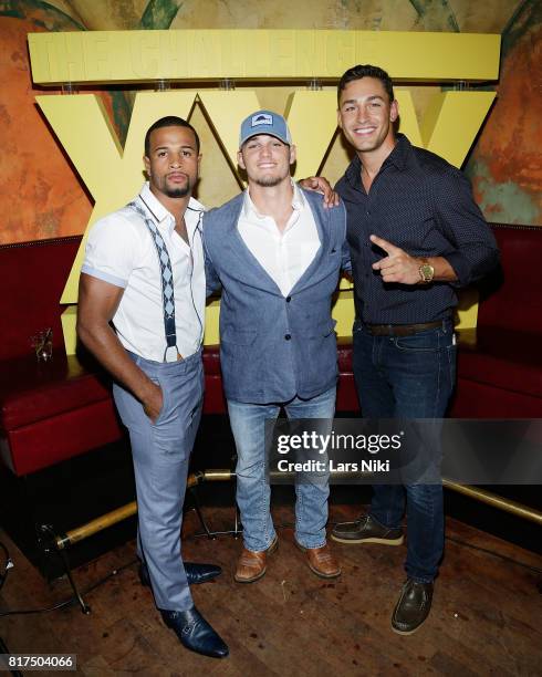 Thomas Raines Photos and Premium High Res Pictures - Getty Images