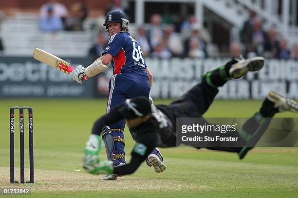 New Zealand wicketkeeper Brendon McCullum spectaculay catches England batsman Graeme Swann during the fifth NatWest One Day International between...
