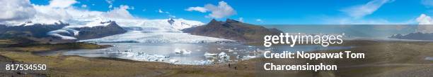 fjallsárlón glacier lagoon panorama, iceland - breidamerkurjokull glacier stock pictures, royalty-free photos & images