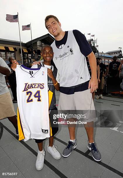David Li Nba David Lee Basketball Player Photos and Premium High Res Pictures ...
