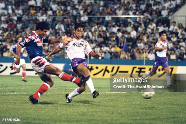 Ramon Medina Bello of Yokohama Marinos scores the opening goal during the J.League match between Yokohama Marinos and Sanfrecce Hiroshima at...