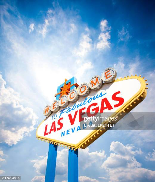 welcome to las vegas sign - las vegas sign stock pictures, royalty-free photos & images