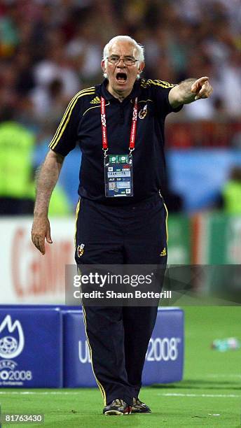 Spanish coach Luis Aragones during the UEFA EURO 2008 Final match between Germany and Spain at Ernst Happel Stadion on June 29, 2008 in Vienna,...