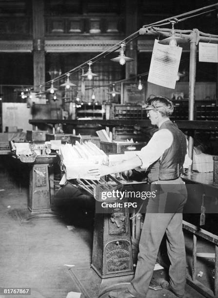 Post Machine Operators 1,122 Postage Machine Stock Photos, High-Res Pictures, and Images ...
