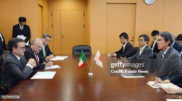 Mexican Economy Minister Ildefonso Guajardo and Japanese Economic and Fiscal Policy Minister Nobuteru Ishihara hold talks in Tokyo on July 18, 2017....
