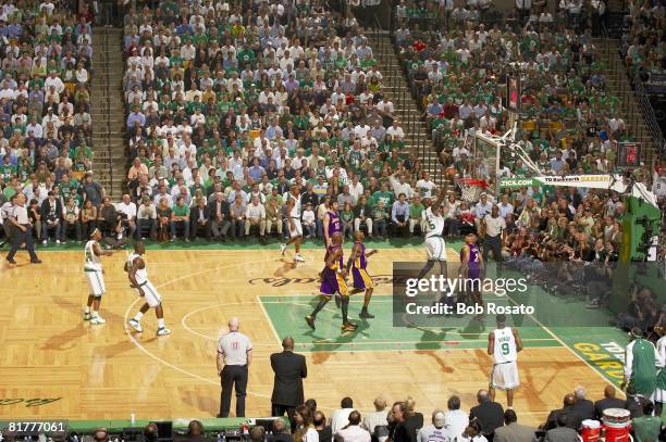 Finals: Boston Celtics Kevin Garnett in action, dunk vs Los Angeles Lakers. Game 6. Boston, MA 6/17/2008 CREDIT: Bob Rosato