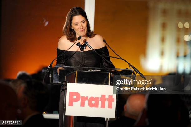 Amy Cappellazzo attends LEGENDS 2010: A Pratt Institute Scholarship Benefit at 7 World Trade on October 20, 2010 in New York City.
