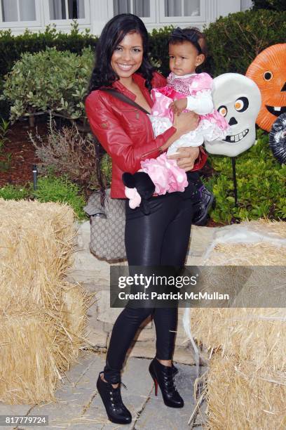 Jennifer Freeman and Bella attend Halloween Carnival hosted by Pottery Barn Kids benefiting Operation Smile at Private Residence on October 23, 2010...