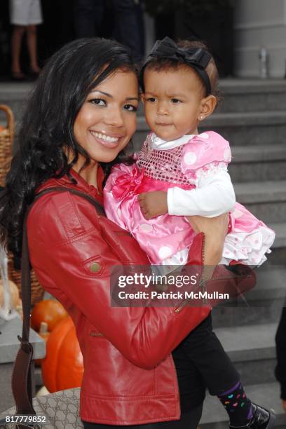 Jennifer Freeman and Bella attend Halloween Carnival hosted by Pottery Barn Kids benefiting Operation Smile at Private Residence on October 23, 2010...