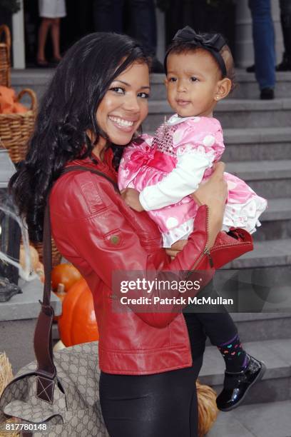 Jennifer Freeman and Bella attend Halloween Carnival hosted by Pottery Barn Kids benefiting Operation Smile at Private Residence on October 23, 2010...