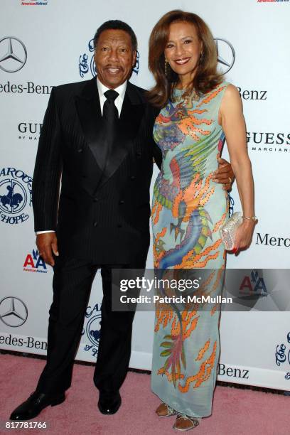 Billy Davis and Marilyn McCoo attend 32nd Anniversary Carousel of Hope Ball at The Beverly Hilton Hotel on October 23, 2010 in Beverly Hills,...