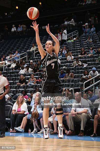 Erin Buescher of the San Antonio Silver Stars shoots against the Atlanta Dream during the WNBA game on June 18, 2008 at Philips Arena in Atlanta,...