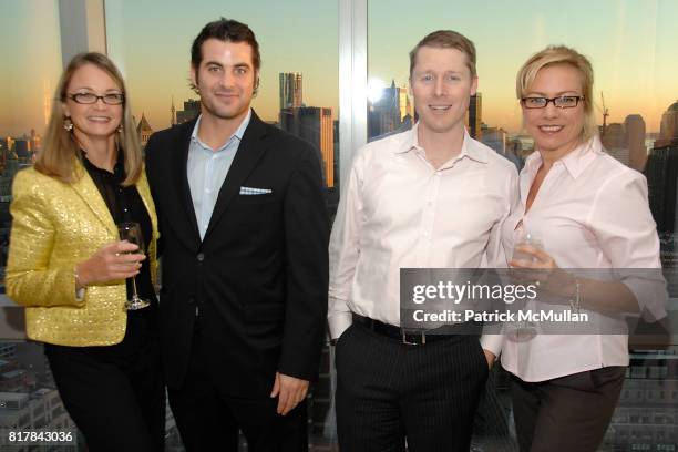 Lori Flynn, Jim Curtis, Dan Wilmer and Belisa Vranich attend WhatToExpect.com Presents DELIVERING A MOM at Trump Soho on October 13, 2010 in New York...