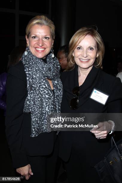 Mindy Reeves 104 John E Reeves Hall Stock Photos, High-Res Pictures, and Images ...