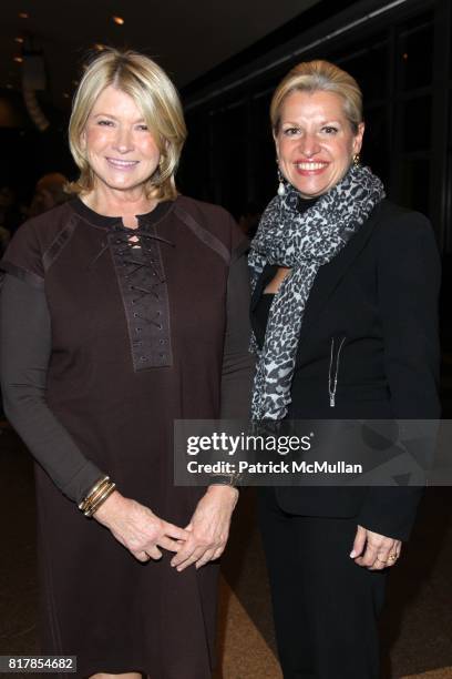 Mindy Reeves 104 John E Reeves Hall Stock Photos, High-Res Pictures, and Images ...