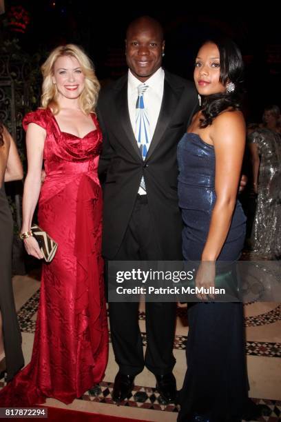 Amy McFarland, Keith Bulluck and Heather Weeks attend 2010 New Yorkers For Children Fall Gala presented by CIRCA at Cipriani 42nd on September 21,...