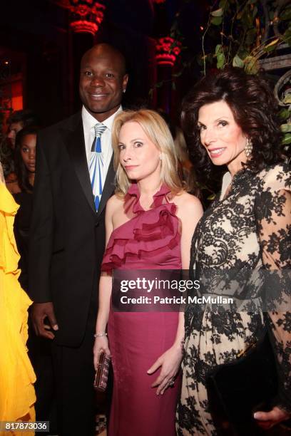 Keith Bulluck, Gillian Miniter and Susan Tabak attend 2010 New Yorkers For Children Fall Gala presented by CIRCA at Cipriani 42nd on September 21,...