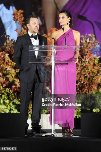 Vik Muniz, Fernanda Motta attend The BRAZIL FOUNDATION's 8th Annual Gala Benefit at The Metropolitan Museum of Art on September 23, 2010 in New York...