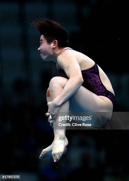 Yajie Si of China competes during the Women's Diving 10M Platform, semi final on day five of the Budapest 2017 FINA World Championships on July 18,...