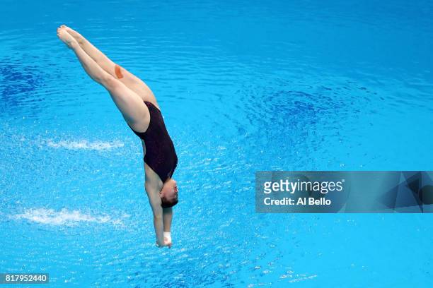 Yajie Si of China competes during the Women's Diving 10M Platform, semi final on day five of the Budapest 2017 FINA World Championships on July 18,...