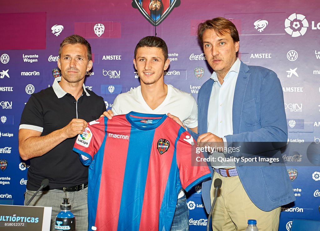 Levante UD Unveil New Signing Enis Bardhi