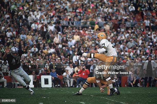 Football: Super Bowl II, Green Bay Packers Don Chandler in action, making kick vs Oakland Raiders, Miami, FL 1/14/1968