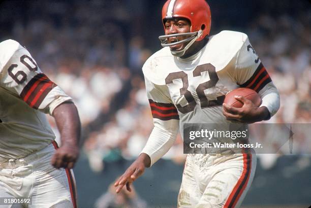 Football: Closeup of Cleveland Browns Jim Brown in action vs St, Louis Cardinals, Cleveland, OH 9/20/1964