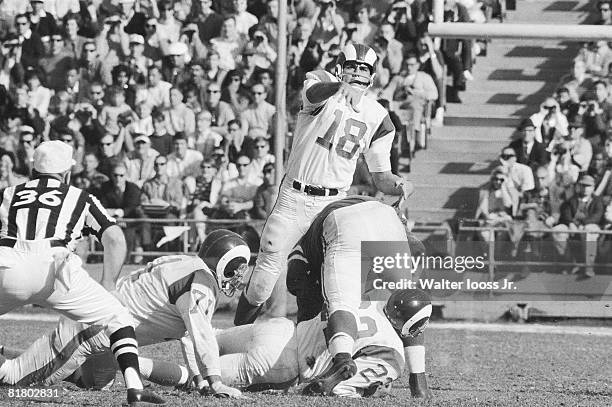 Football: Los Angeles Rams QB Roman Gabriel in action, making pass vs Baltimore Colts, Los Angeles, CA