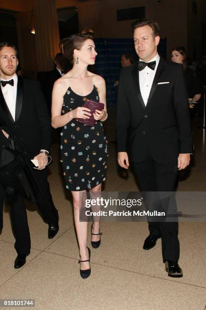 Adam Shulman, Anne Hathaway and Jason Sudeikis attend 2010 Museum Gala at American Museum Of Natural History on November 18th, 2010 in New York City.
