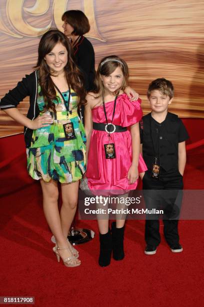 Temara Ellinger, Lauren Taveras and Tarik Ellinger attend TANGLED World Premiere at El Capitan Theatre on November 14, 2010 in Hollywood, California.