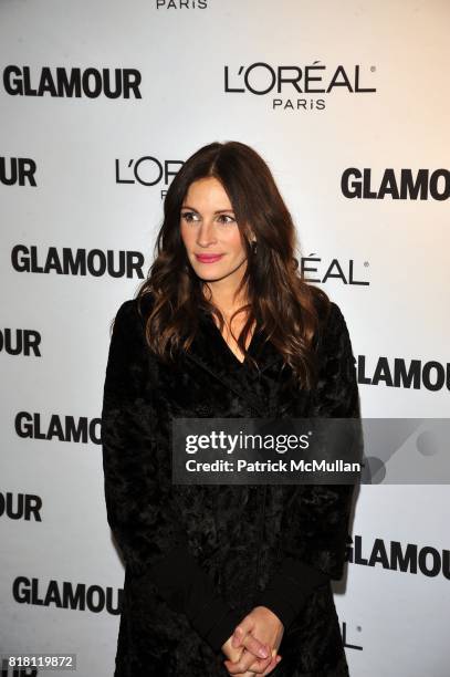 Julia Roberts attends GLAMOUR Women of the Year Red-Carpet Arrivals at Carnegie Hall NYC on November 8, 2010 in New York City.