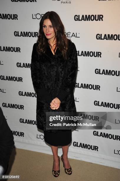 Julia Roberts attends GLAMOUR Women of the Year Red-Carpet Arrivals at Carnegie Hall NYC on November 8, 2010 in New York City.