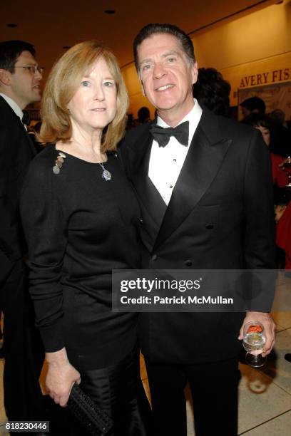 Kathleen Buck and John Buck attend S.L.E. LUPUS FOUNDATION 40th Anniversary Gala at Avery Fisher Hall on November 22, 2010 in New York City.