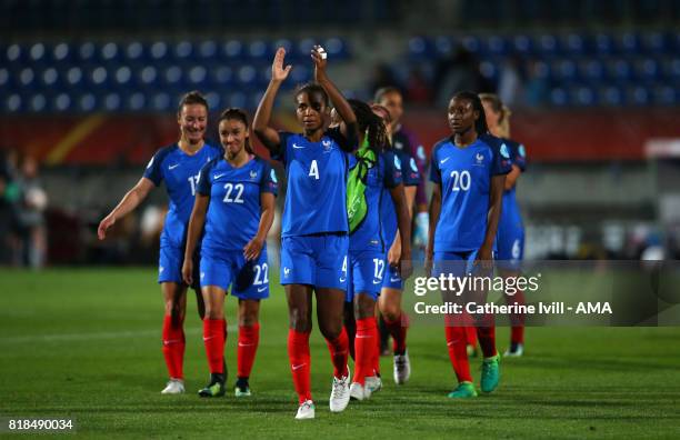 Laura Georges of France Women leads the team in applause during the UEFA Women's Euro 2017 match between France and Iceland at Koning Willem II...