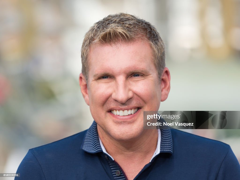 Dean Unglert, Todd And Savannah Chrisley Visit "Extra"
