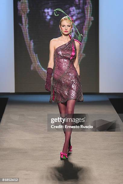 Model walk the runway during Ettore Bilotta Haute Couture fashion show as part of Rome fashion week in Santo Spirito in Sassia on July 7, 2008 in...