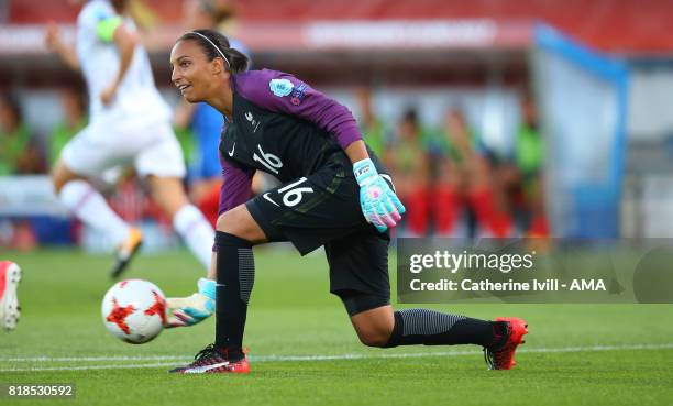 Sarah Bouhaddi of France Women during the UEFA Women's Euro 2017 match between France and Iceland at Koning Willem II Stadium on July 18, 2017 in...