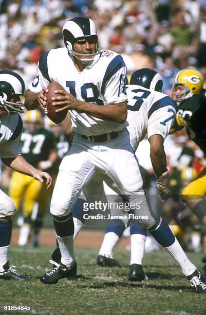 Los Angeles Rams quarterback Roman Gabriel drops back to pass in a 34-21 win over the Green Bay Packers on .