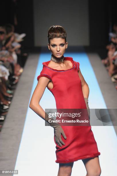 Model walk the runway during Gattinoni Haute Couture fashion show as part of Rome fashion week in Santo Spirito in Sassia, on 7 July, 2008 in Rome,...