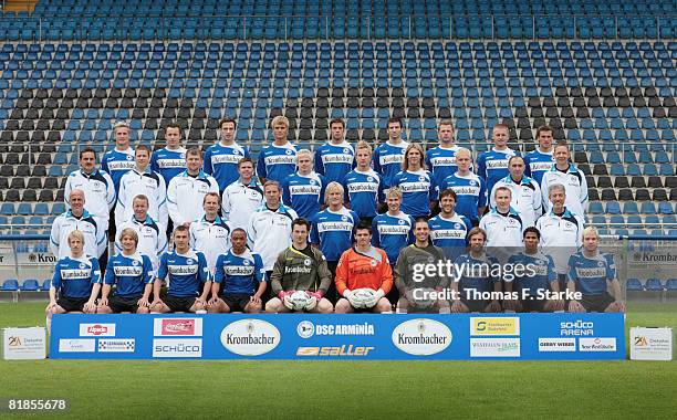 The team of Arminia Bielefeld Jonas Kamper, Zlatko Janjic, Berat Sadik, Maik Rodenberg, Markus Bollmann, Andre Mijatovic, Radim Kucera, Artur...