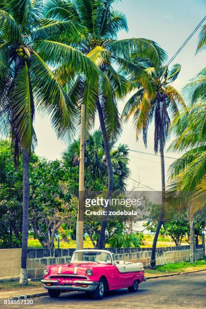 vintage american car in varadero, cuba - cuba car stock pictures, royalty-free photos & images