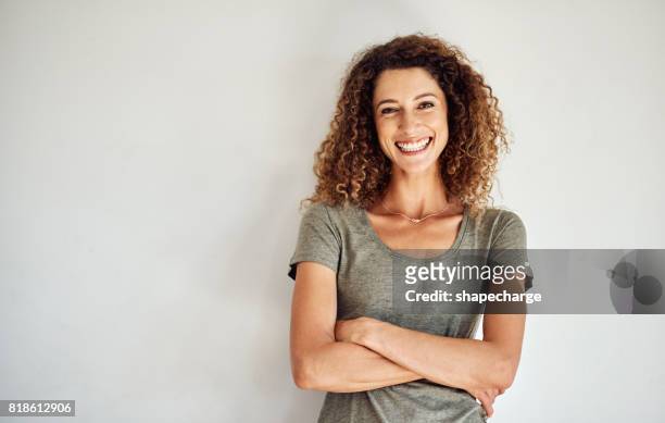 confidence - the ultimate beautifier - curly hair stock pictures, royalty-free photos & images