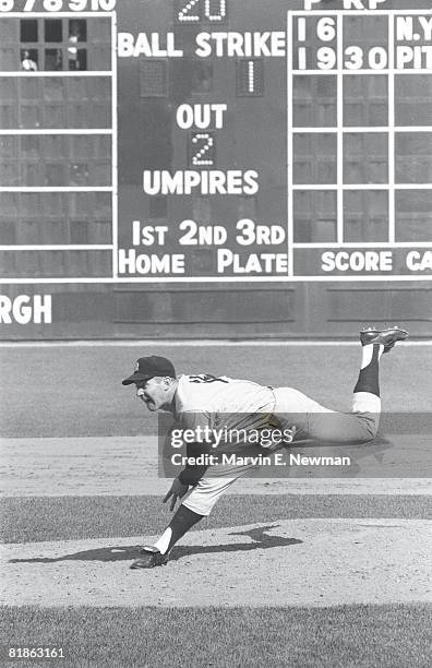 Baseball: World Series, New York Yankees Whitey Ford in action vs Pittsburgh Pirates, View of scoreboard at Forbes Field, stadium, Pittsburgh, PA