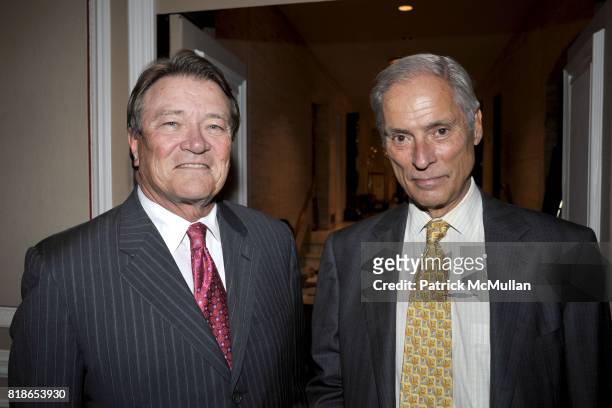 Steve Kroft, Bob Simon attend The Book Launch Party for JAN'S STORY by Barry Petersen at Regency Hotel on June 15, 2010 in New York City.