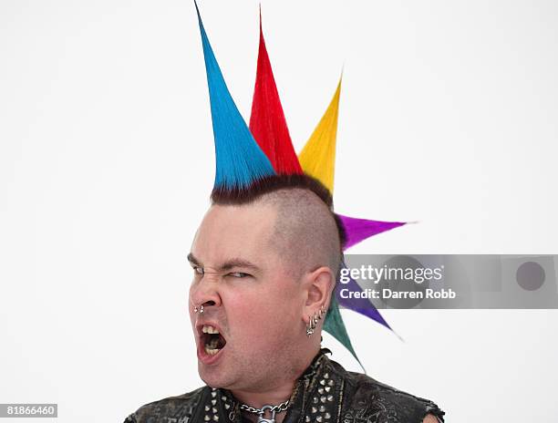 Muscular Punk Rocker Punk Hairstyles For Men Imagens e fotografias de stock - Getty Images