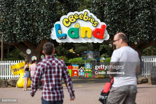 Cbeebies Springwatch Tent 212 Cbeebies Stock Photos, High-Res Pictures, and Images - Getty Images
