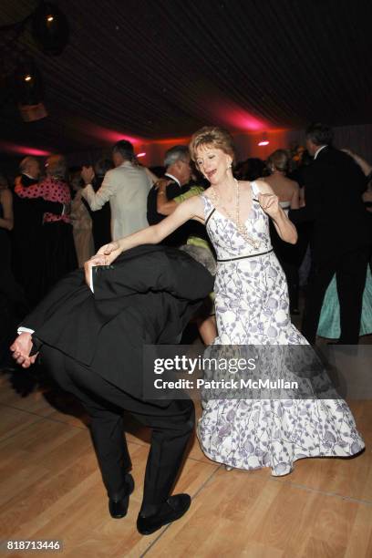 Rod Drake, Jacqueline Weld Drake and Dancing attend THE CONSERVATORY BALL at The New York Botanical Garden on June 3, 2010 in New York City.