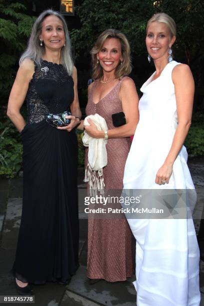 Allison Morrow, Danielle Walker and Gigi Grimstad attend Wildlife Conservation Society Spring 2010 Gala "Flight of Fancy" at Central Park Zoo on June...