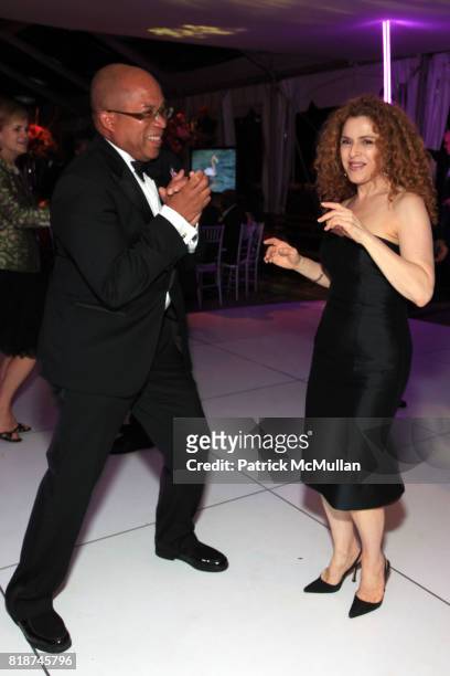 Anthony Brownie and Bernadette Peters attend Wildlife Conservation Society Spring 2010 Gala "Flight of Fancy" at Central Park Zoo on June 10, 2010 in...